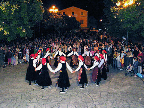 Tradicionalno drniško kolo 