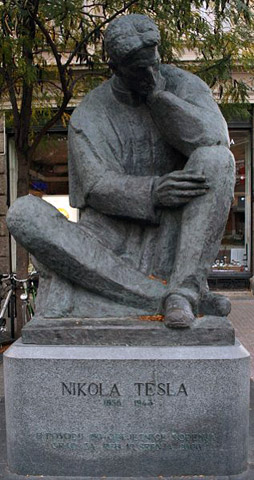 Kip Nikole Tesle u Teslinoj ulici u Zagrebu 